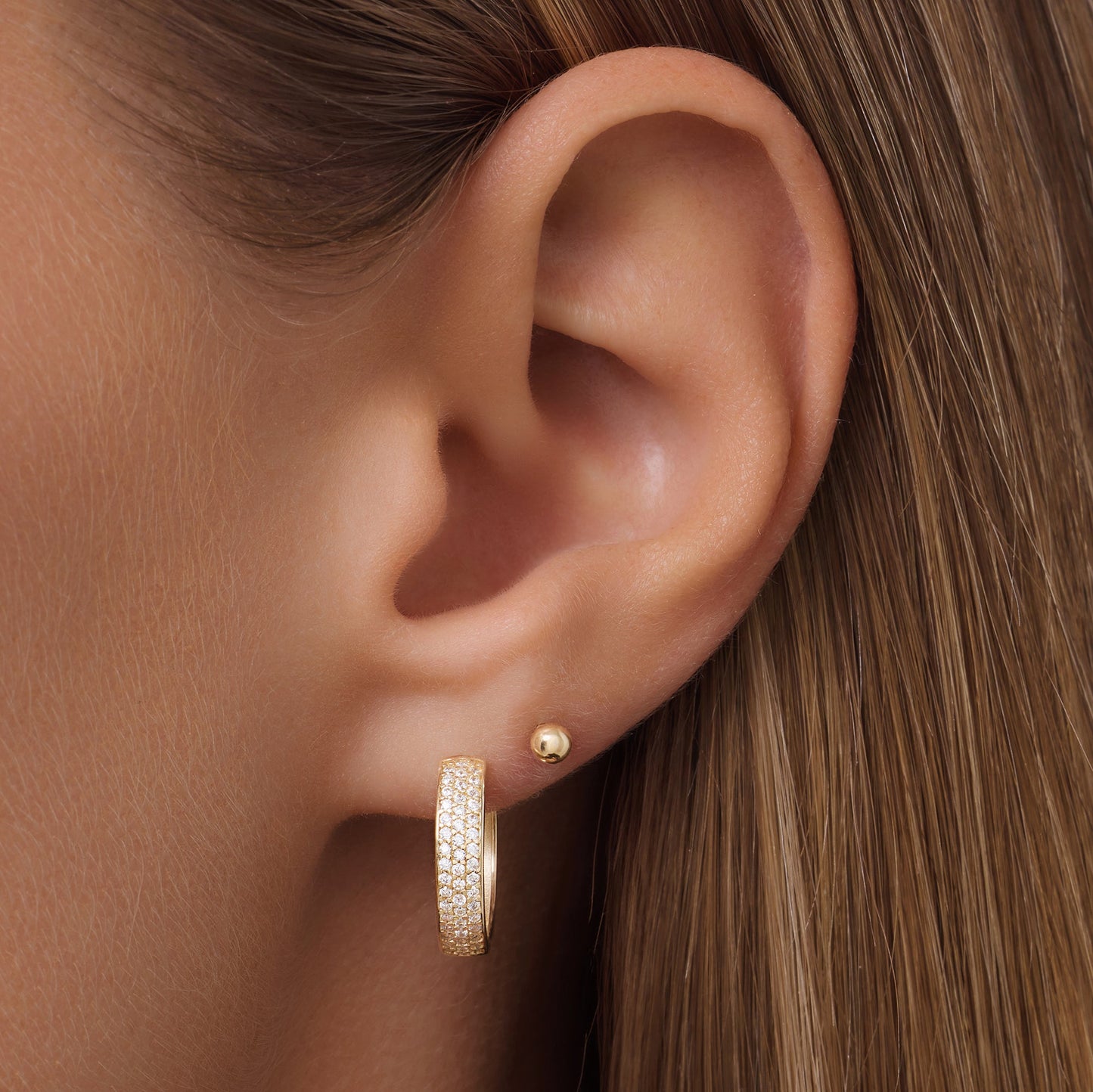 Pav¨¦ Cubic Zirconia Bold Small Hoops (15mm)