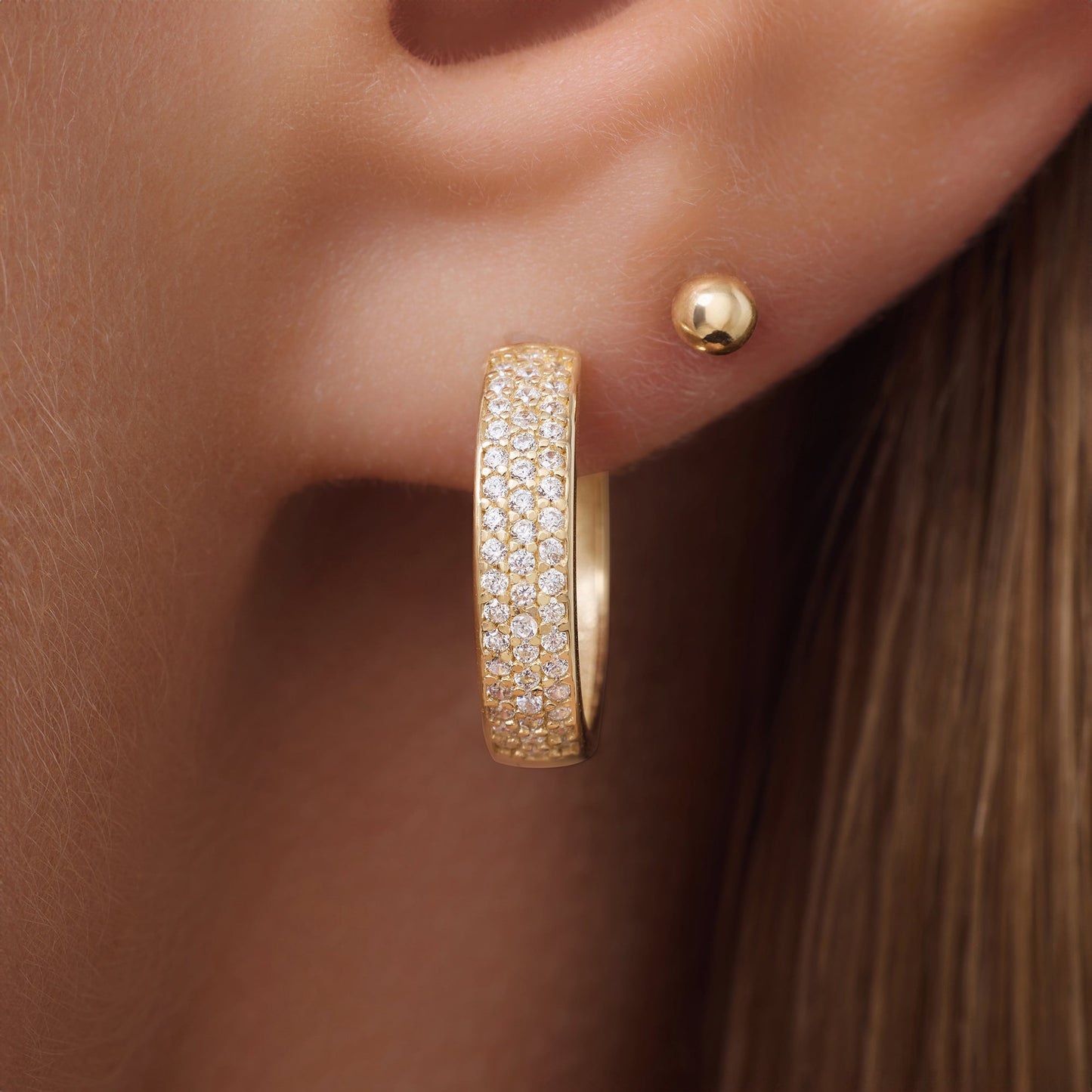 Pav¨¦ Cubic Zirconia Bold Small Hoops (15mm)