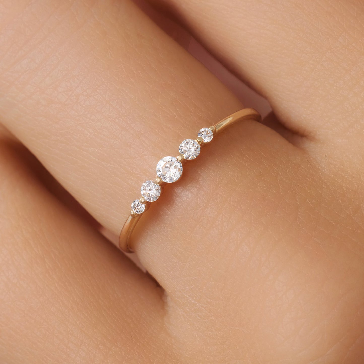 Diamond Graduated Ring (0.16 ct)