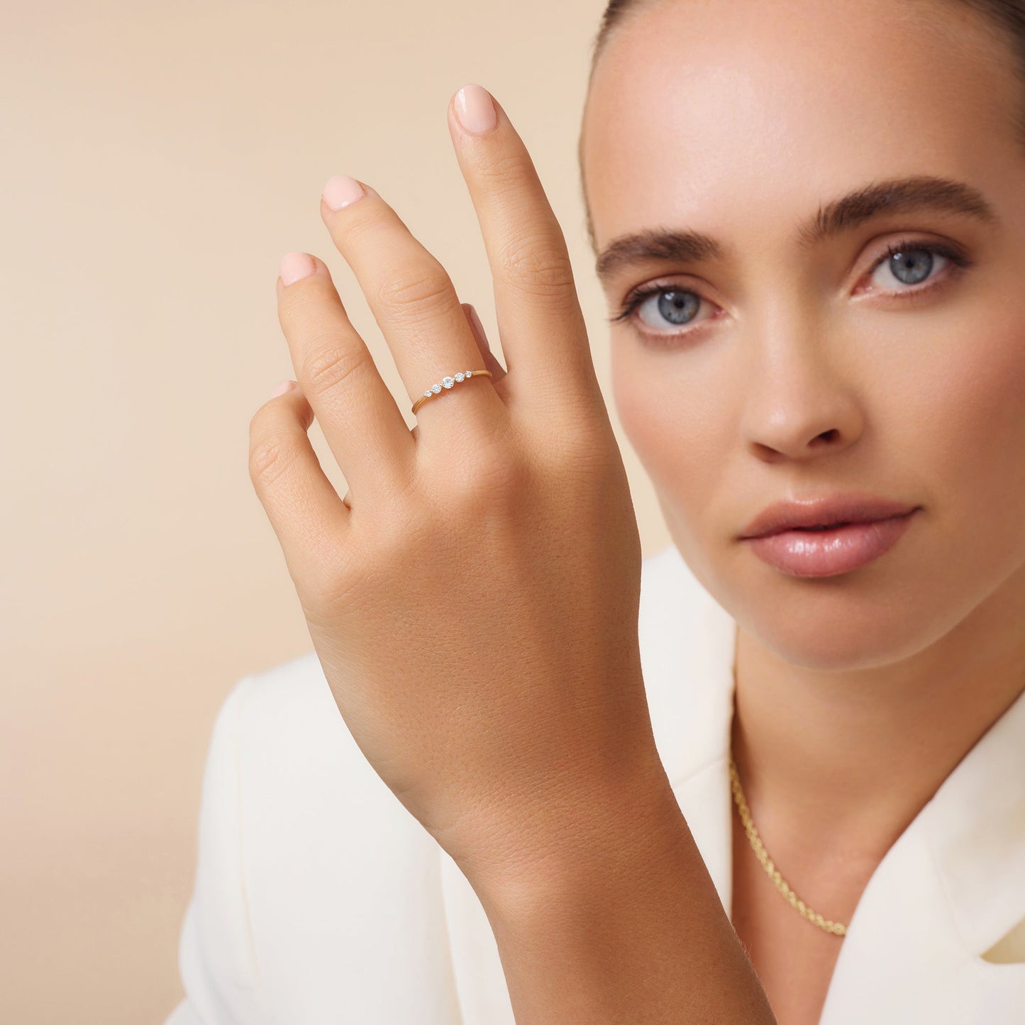 Diamond Graduated Ring (0.16 ct)