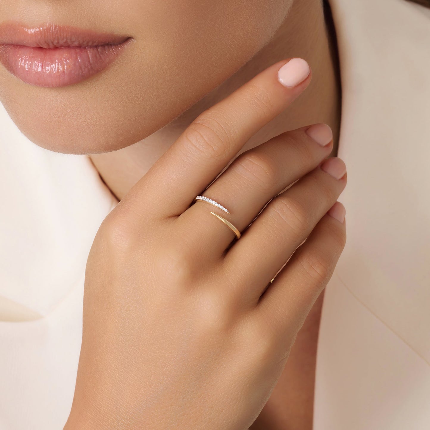 Diamond Claw Ring (0.04 ct)
