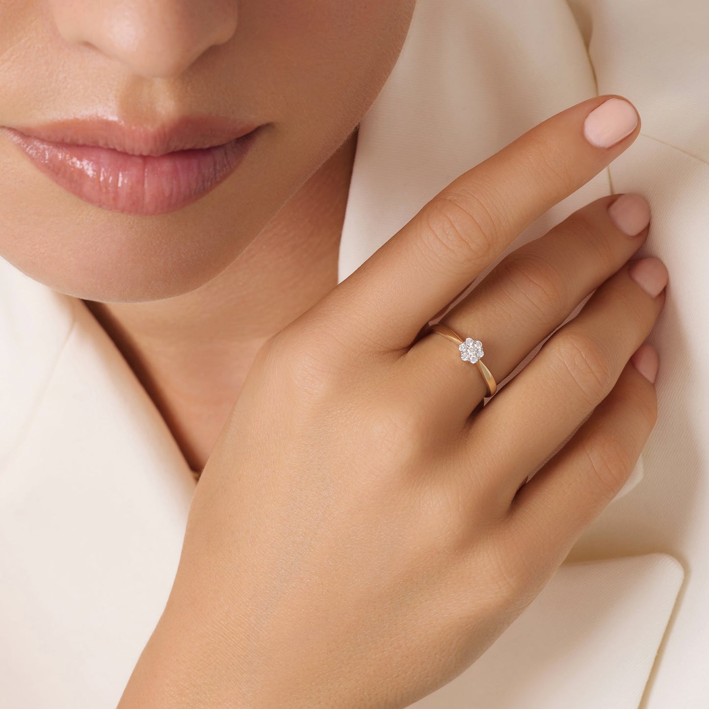 Diamond Cluster Tapered Ring (0.13 ct)