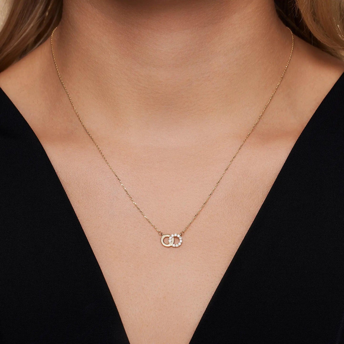 Pav¨¦ Cubic Zirconia Linked Infinity Pendant Necklace