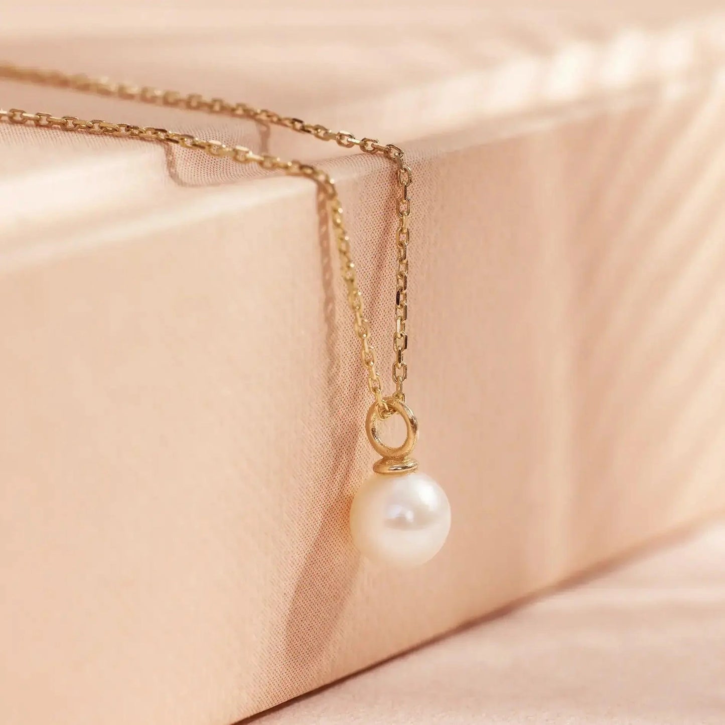 Pearl Pendant Necklace