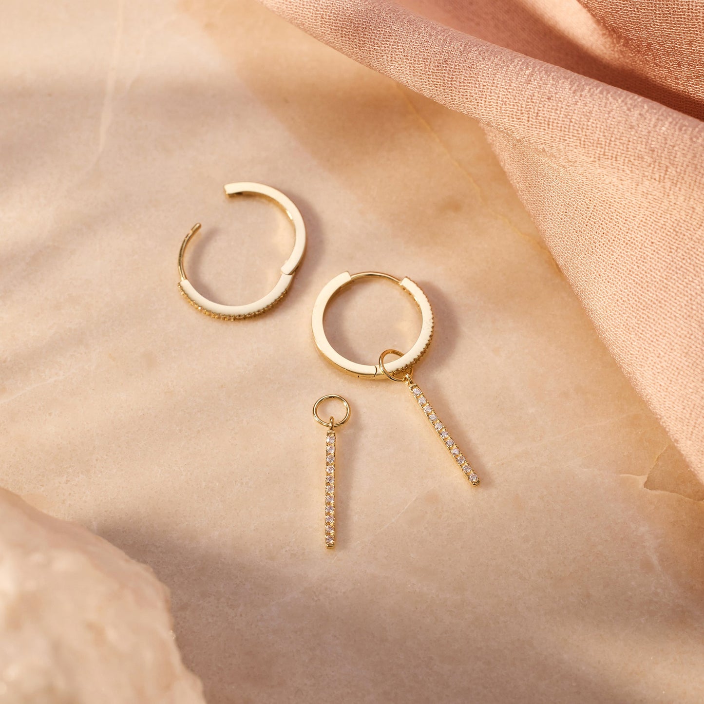 Pav¨¦ Cubic Zirconia Bar Hoop Charm