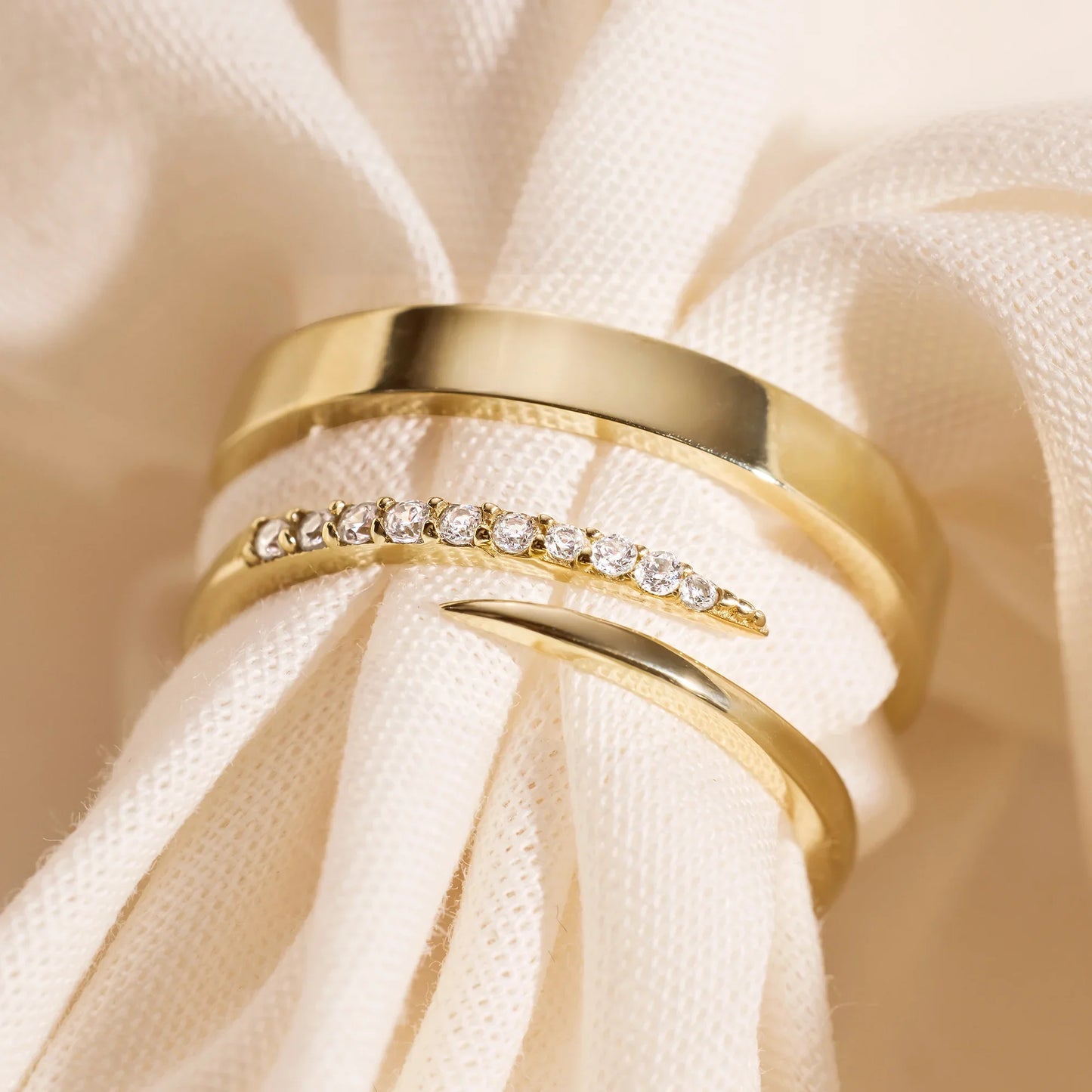Moissanite Claw Ring