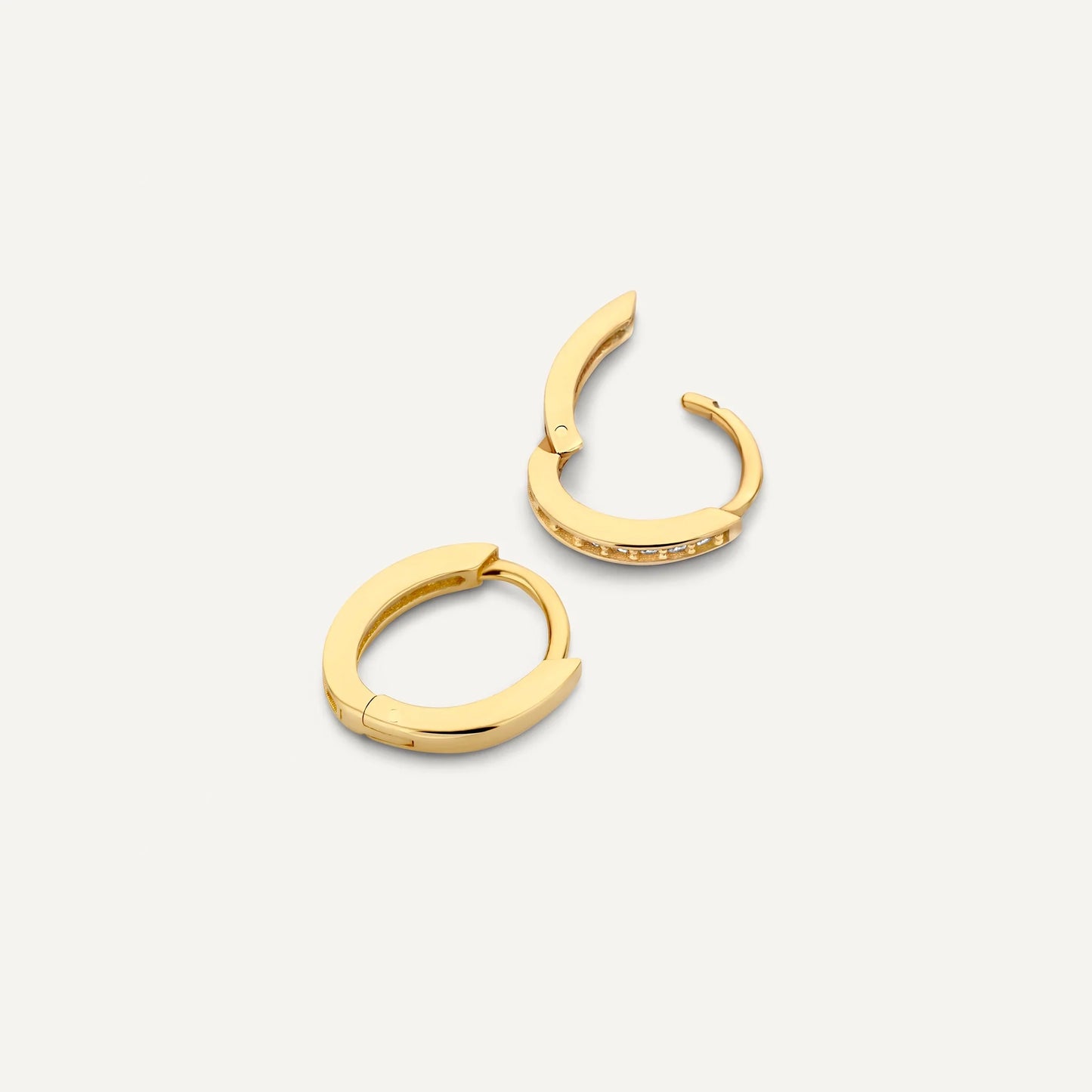 Pav¨¦ Cubic Zirconia Oval Small Huggie Hoops (10mm)