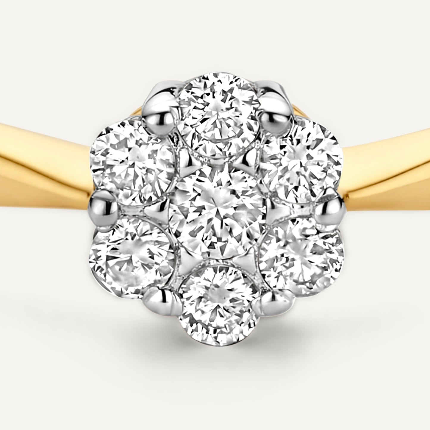 Diamond Cluster Tapered Ring (0.13 ct)