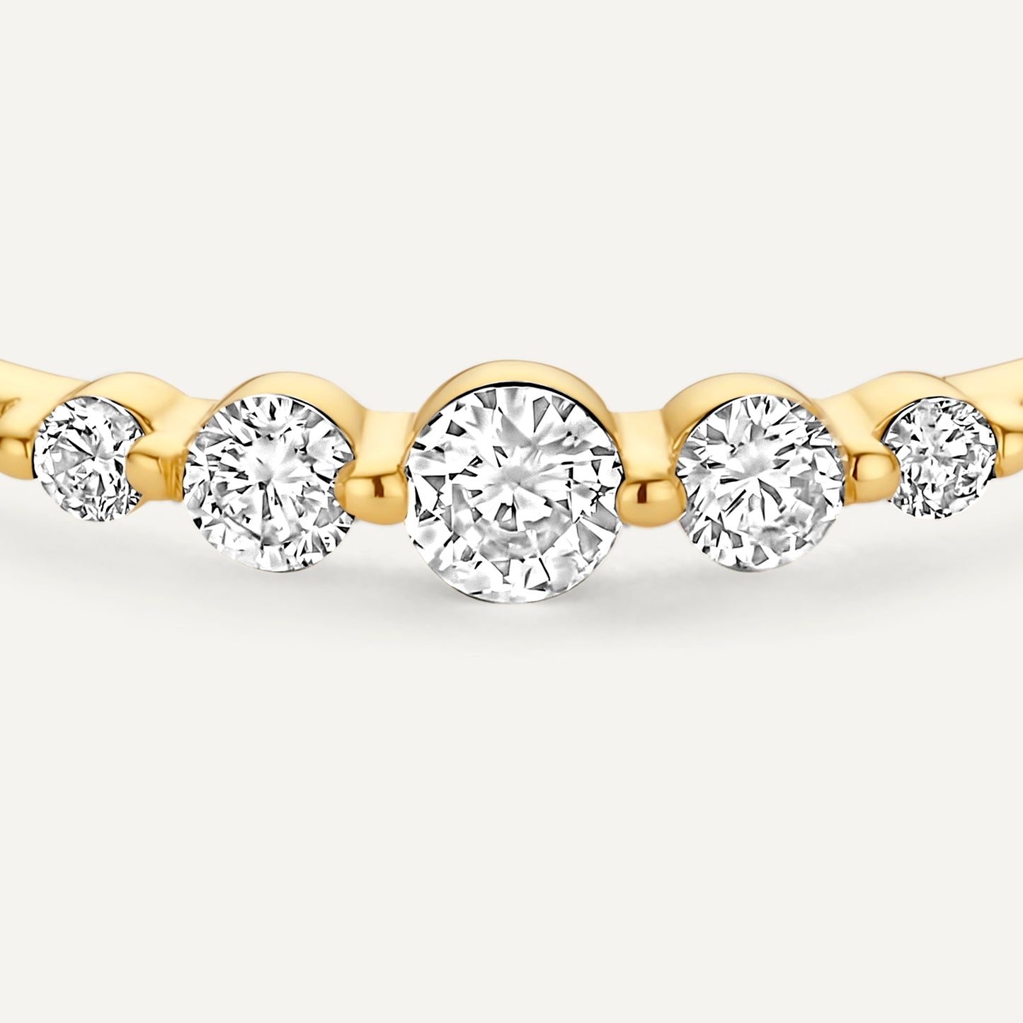 Diamond Graduated Ring (0.16 ct)
