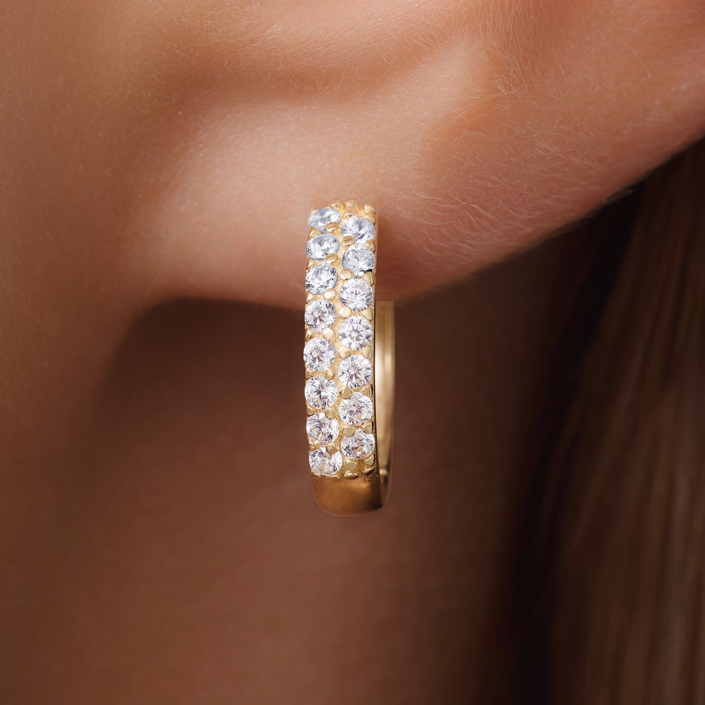 Sparkling Pav¨¦ Cubic Zirconia Huggie Hoops (15mm)