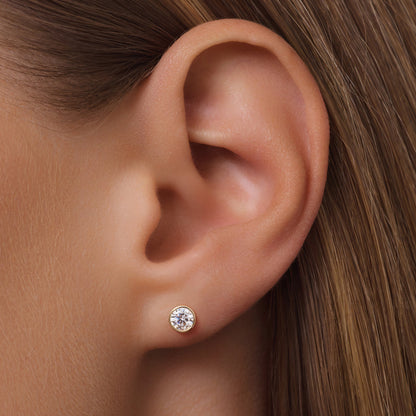 Round Cut Cubic Zirconia Studs