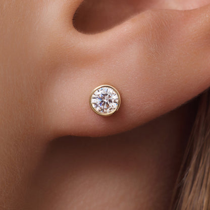 Round Cut Cubic Zirconia Studs