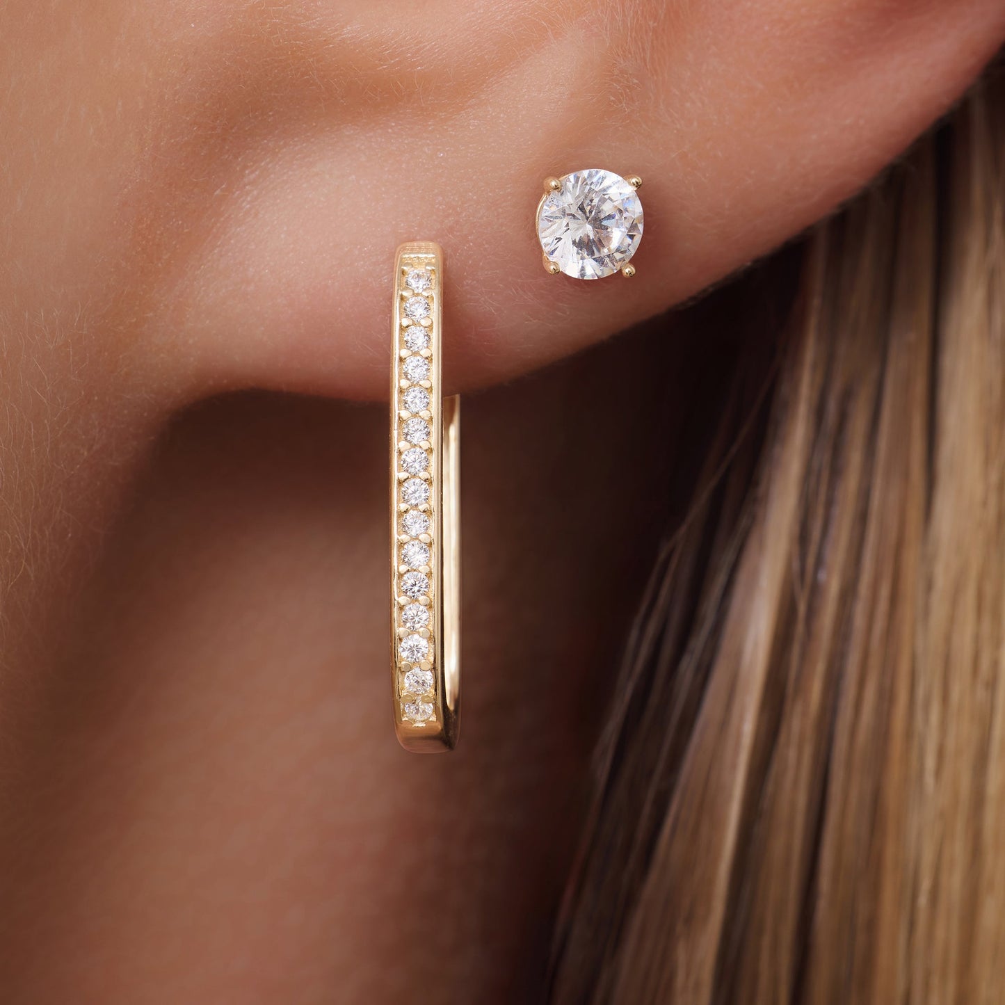 Pav¨¦ Cubic Zirconia Medium U Hoops (18mm)