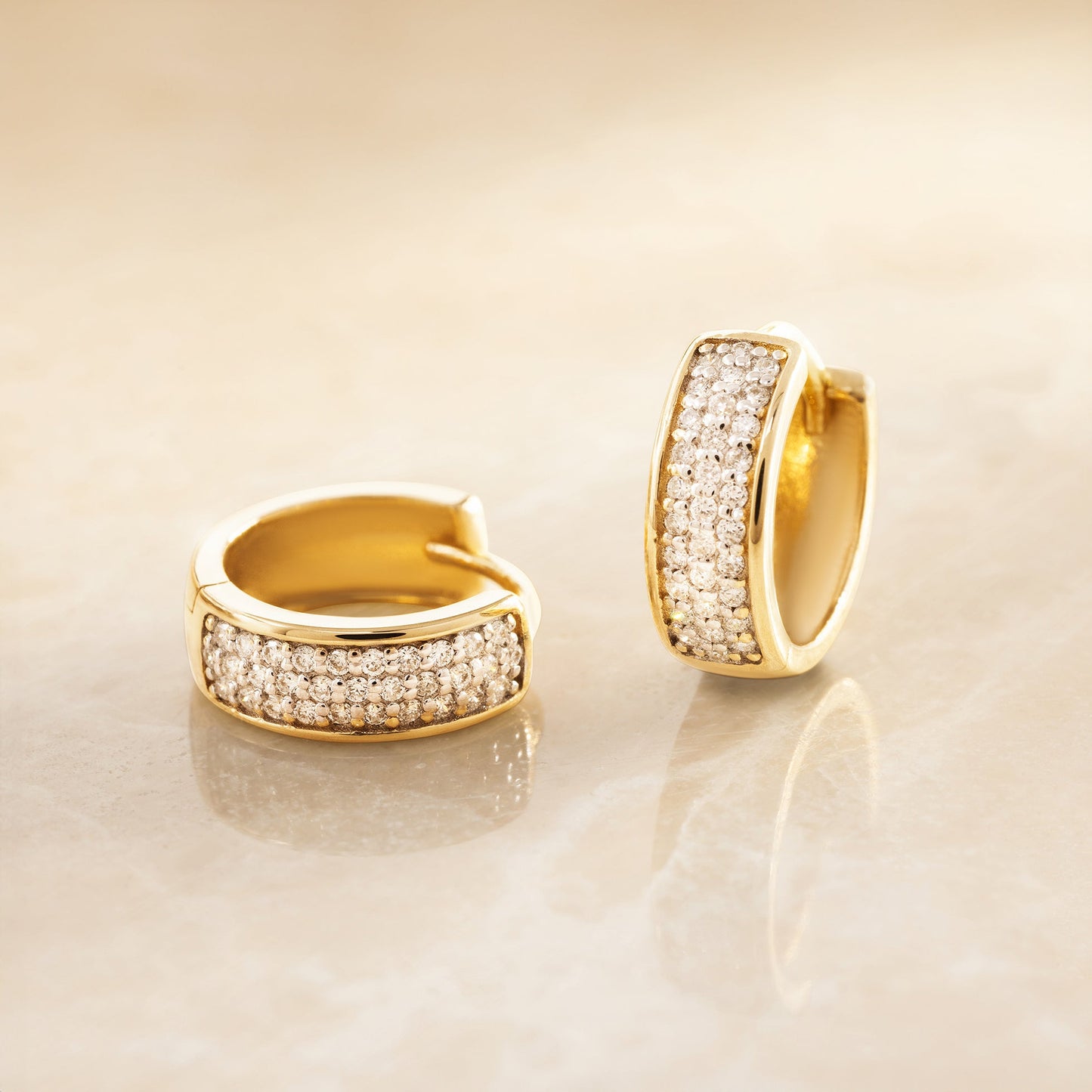 Pav¨¦ Diamond Bold Huggie Hoops (12mm) (0.16 ct)