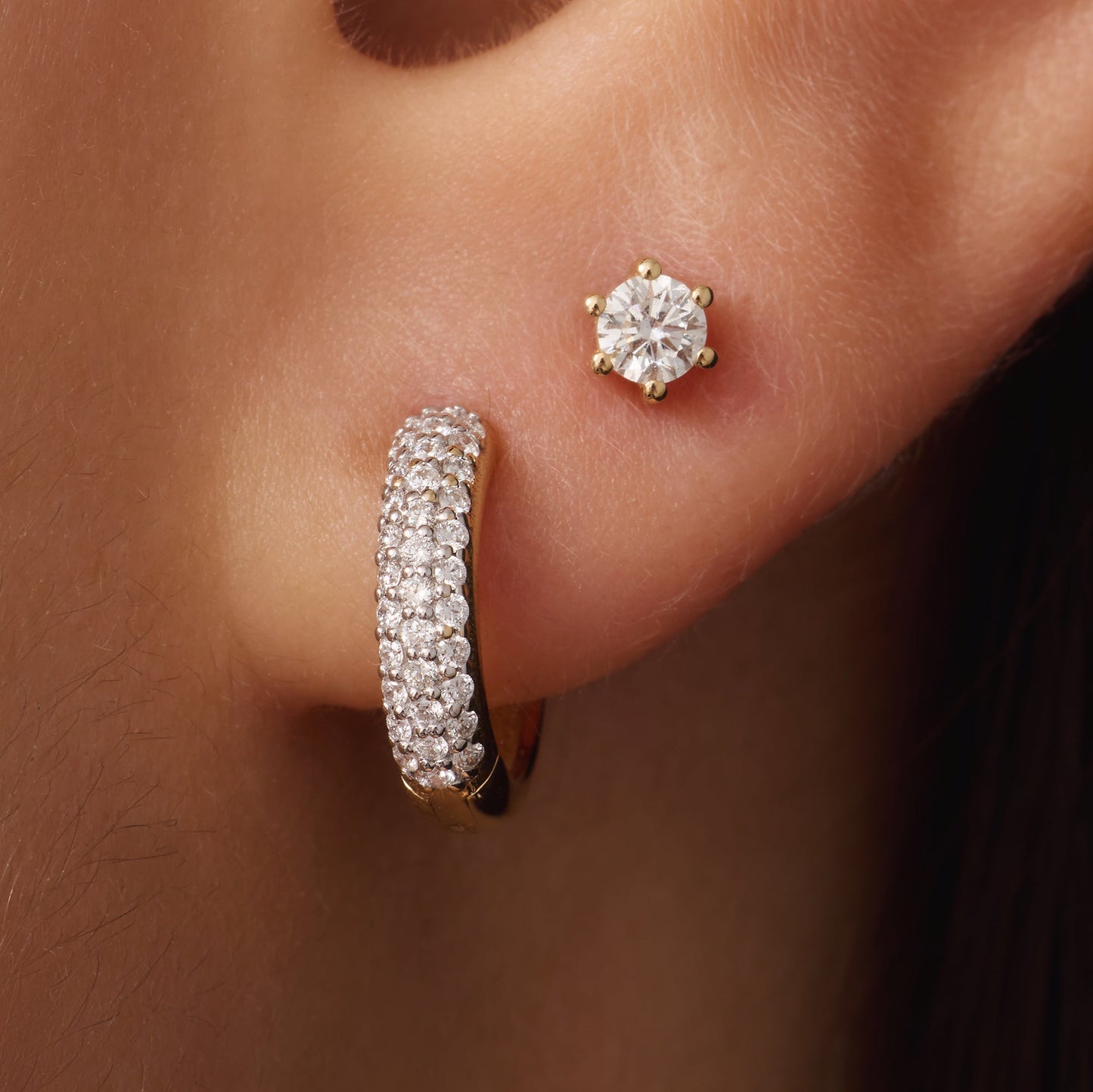 Pav¨¦ Diamond Curved Huggie Hoops (12mm) (0.22 ct)