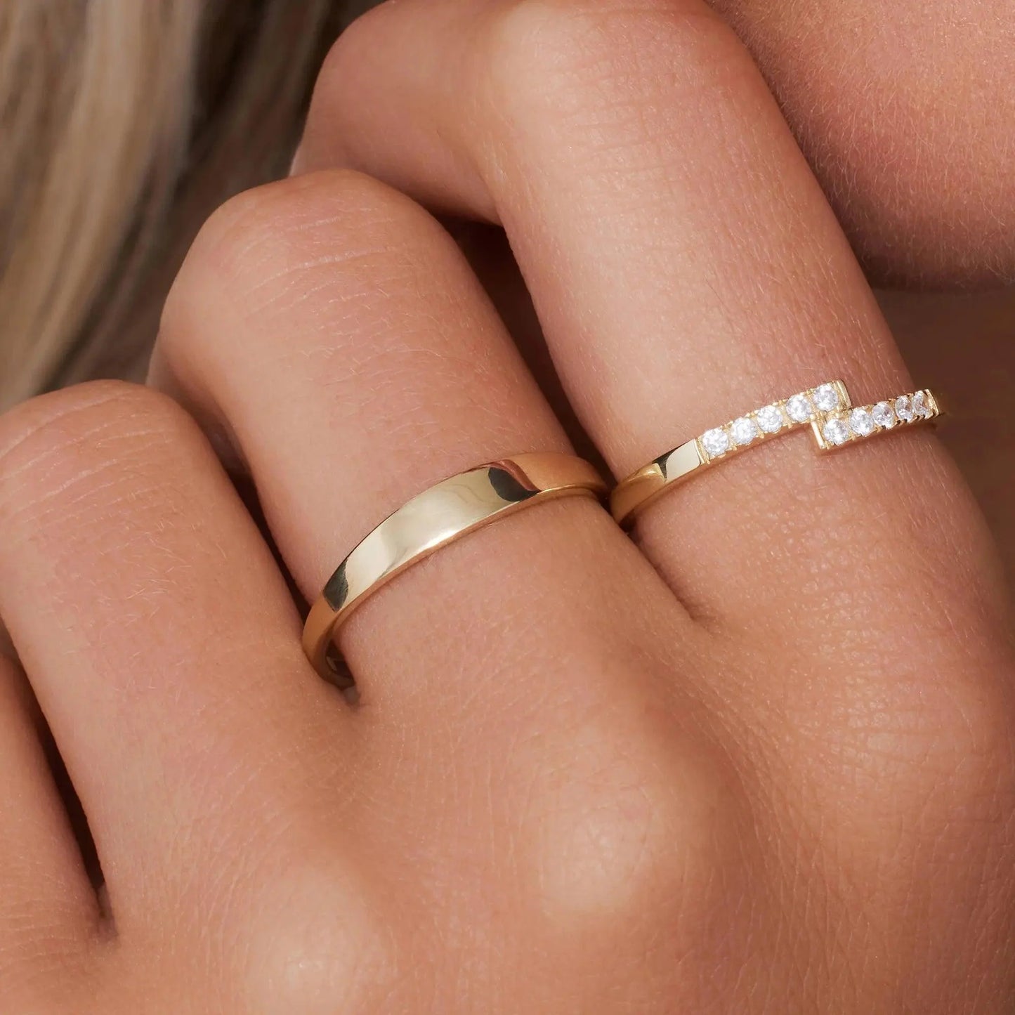 Essential Signet Ring