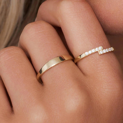 Essential Signet Ring