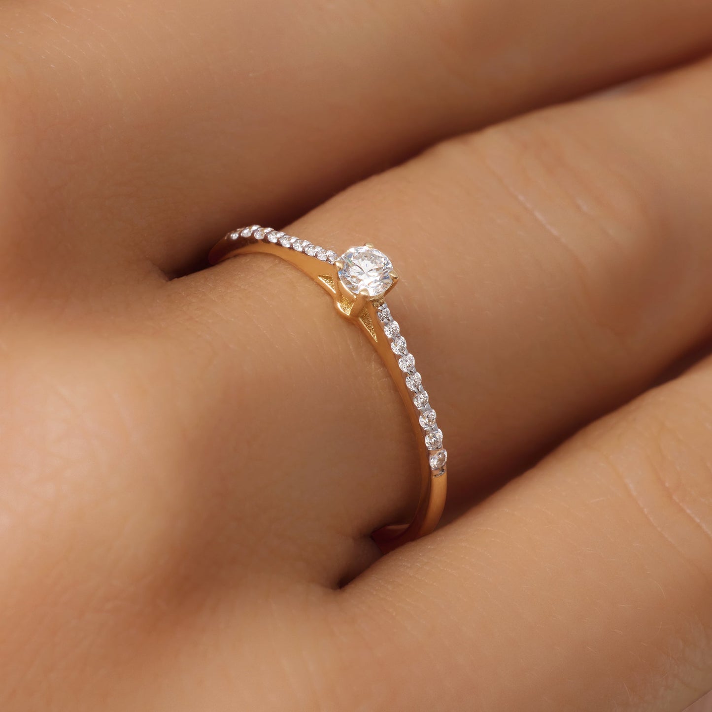 Four Prong Diamond Solitary Pav¨¦ Tapered Ring (0.19 ct)