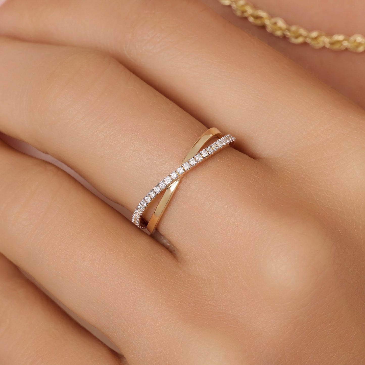 Diamond Crossover Ring (0.14 ct)