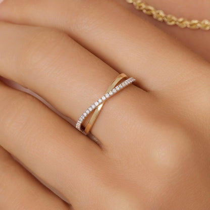 Diamond Crossover Ring (0.14 ct)
