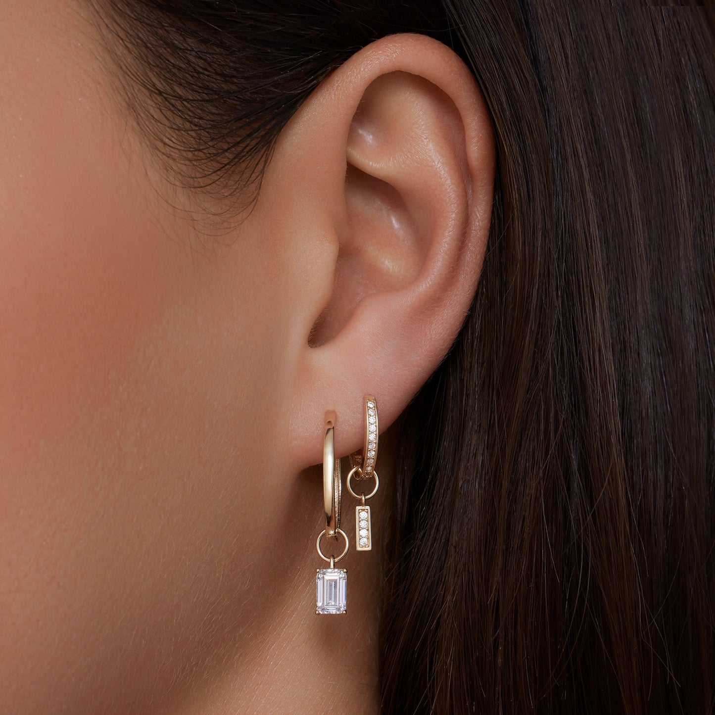 Pav¨¦ Cubic Zirconia Bold Bar Hoop Charm