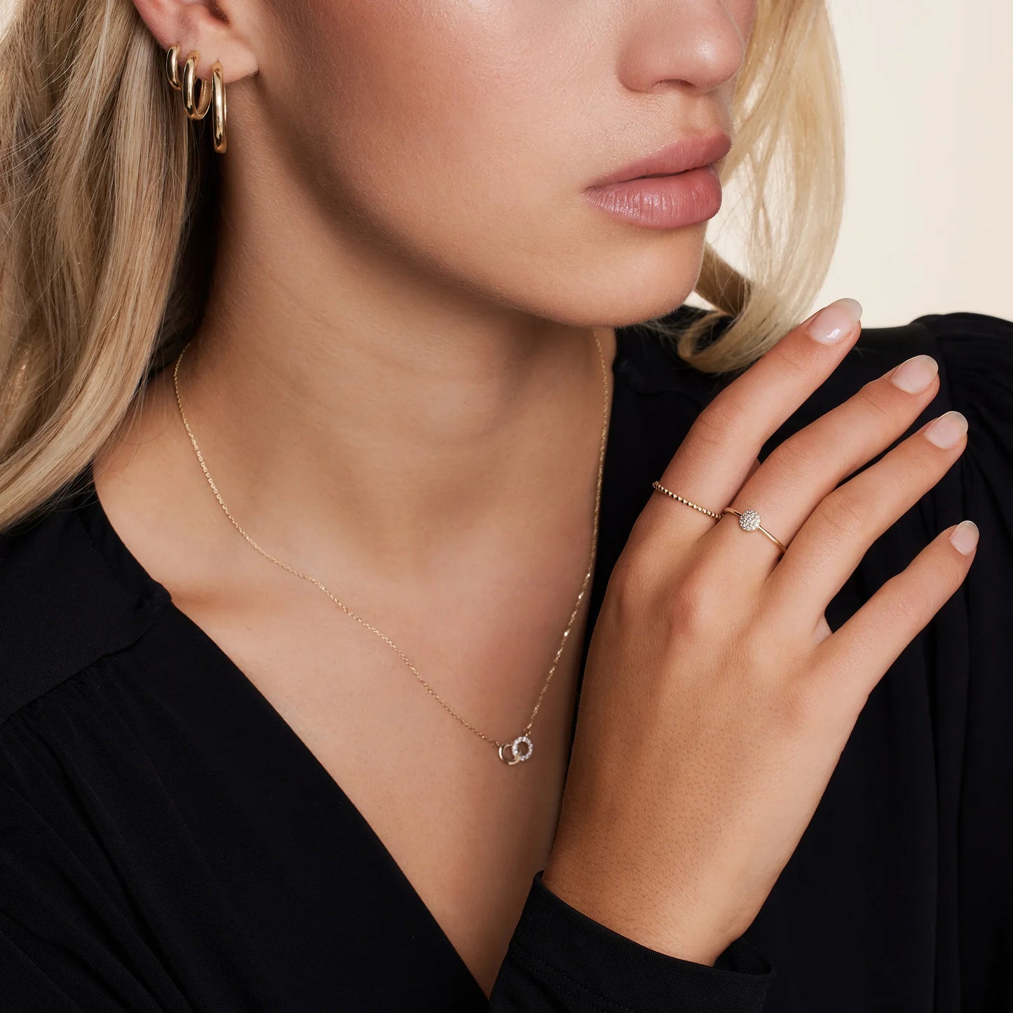 Pav¨¦ Cubic Zirconia Round Ring