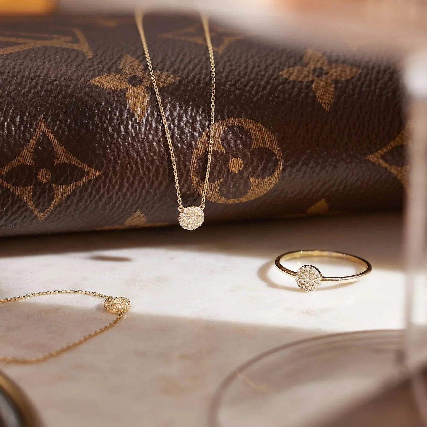 Pav¨¦ Cubic Zirconia Round Bracelet