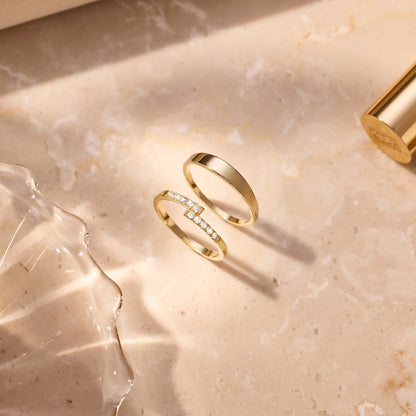 Essential Signet Ring