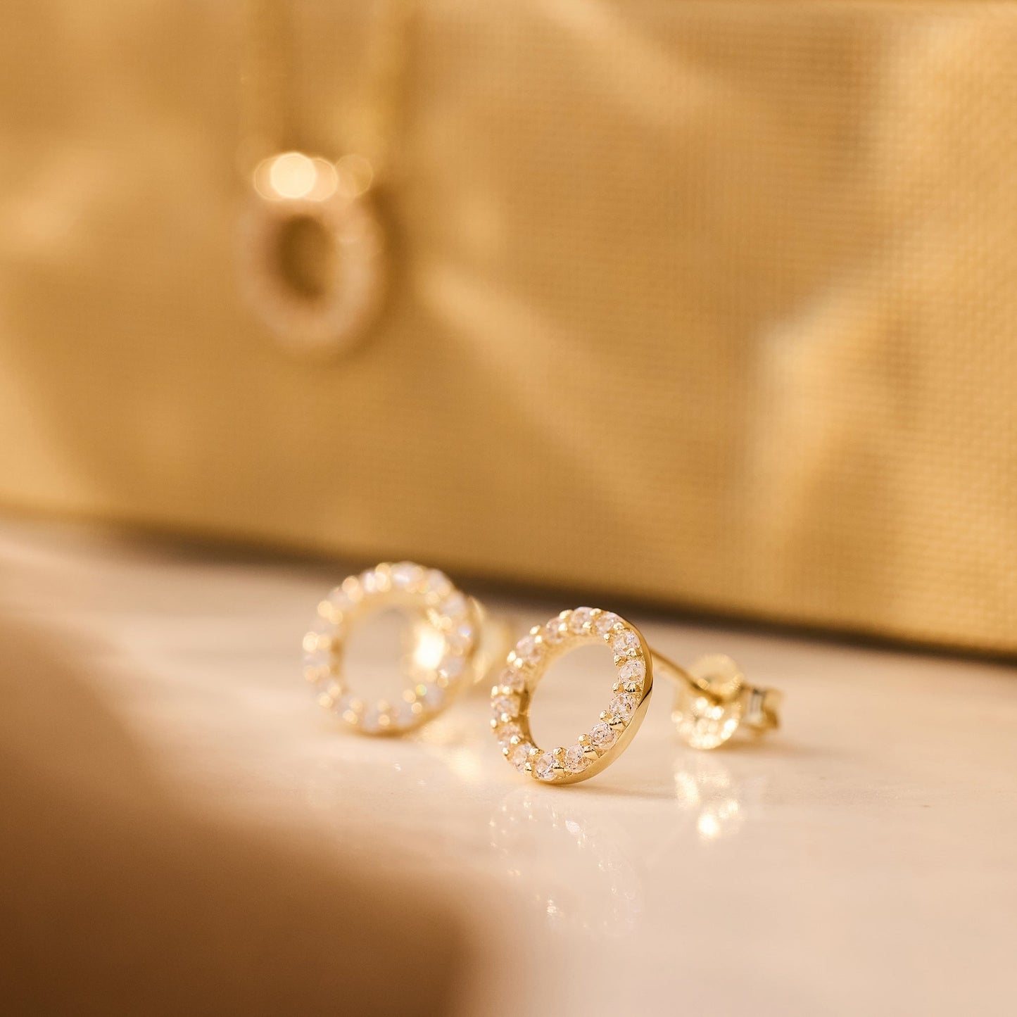 Pav¨¦ Cubic Zirconia Halo Studs