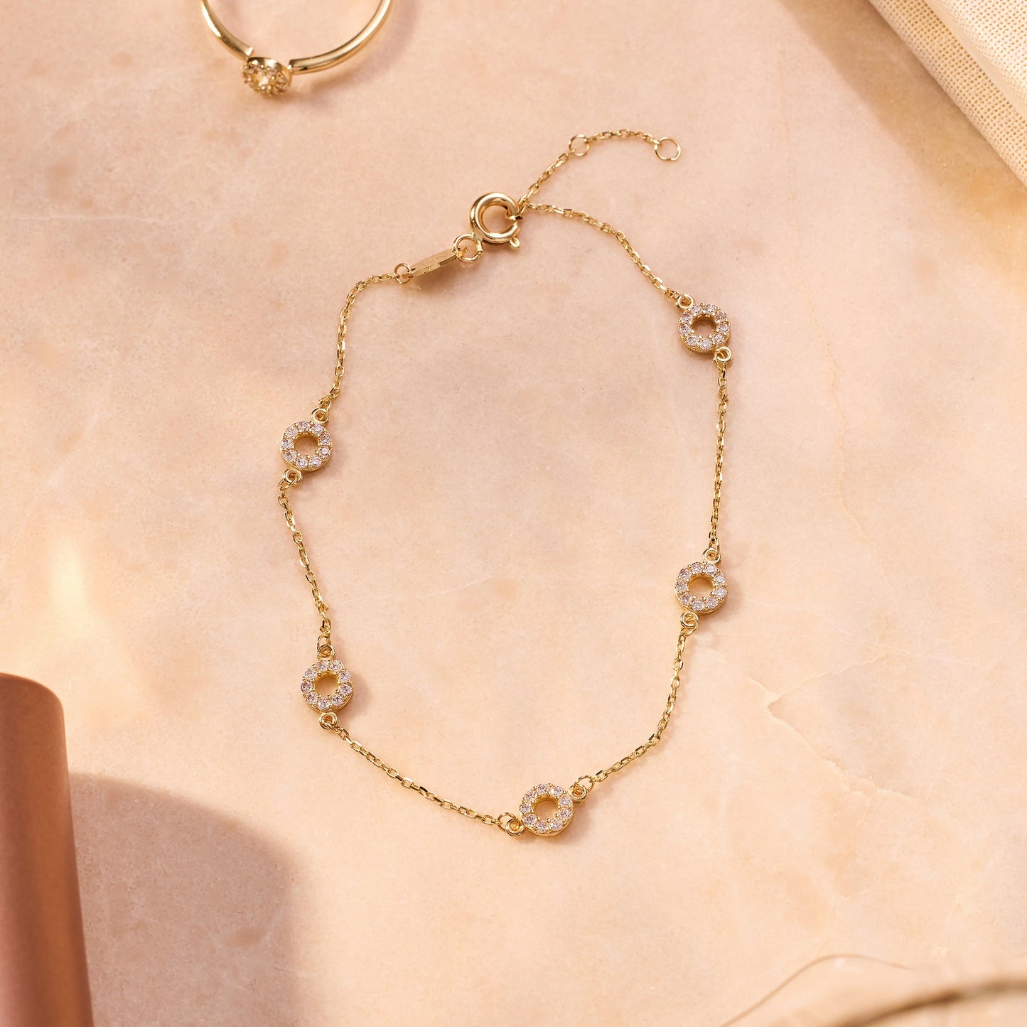 Stationed Pav¨¦ Cubic Zirconia Halo Bracelet