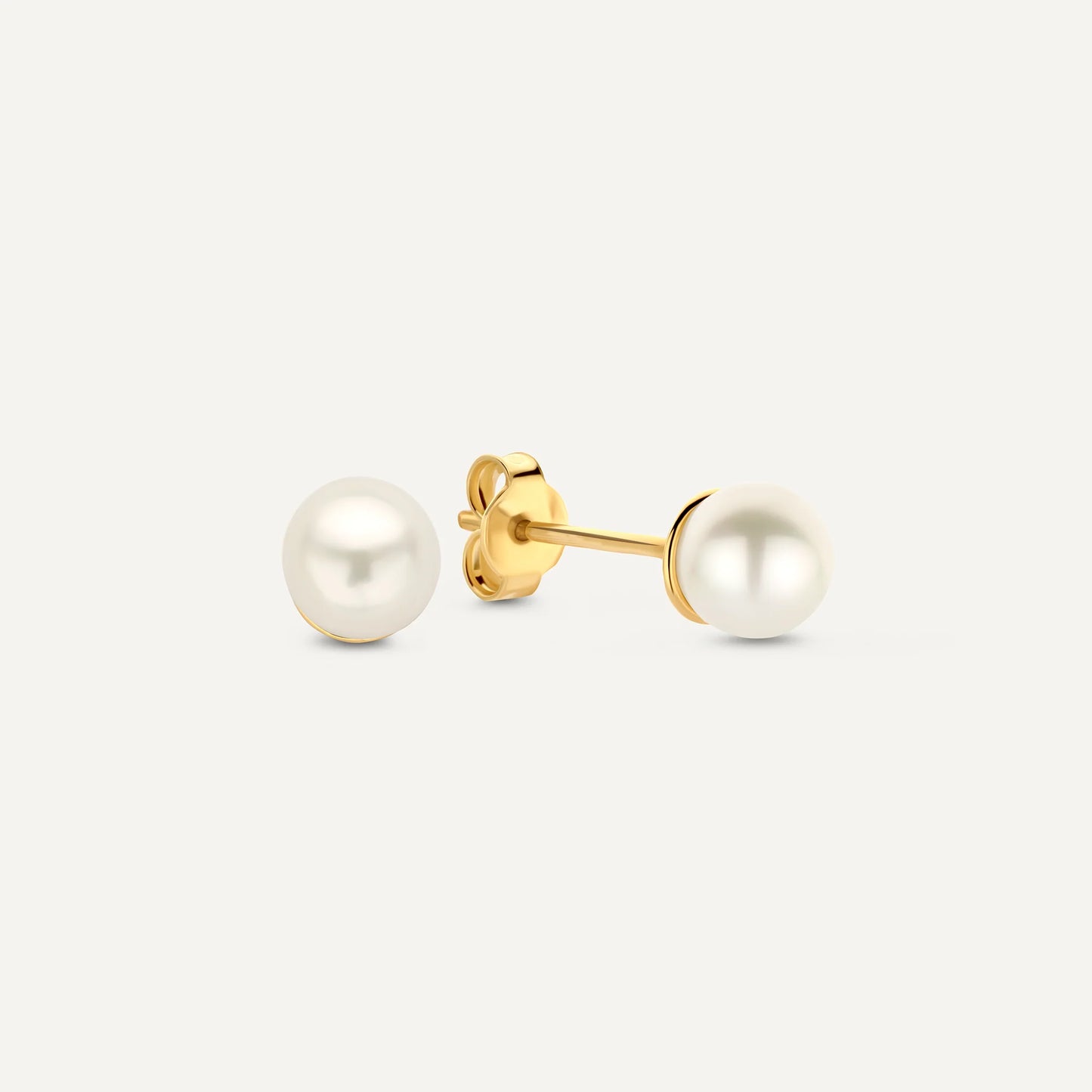 Pearl Studs